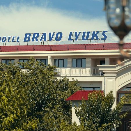 Bravolyuks Hotel Urgench Esterno foto