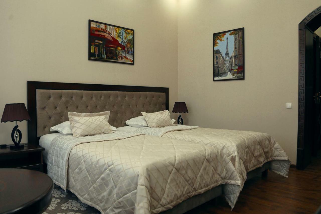 Bravolyuks Hotel Urgench Esterno foto
