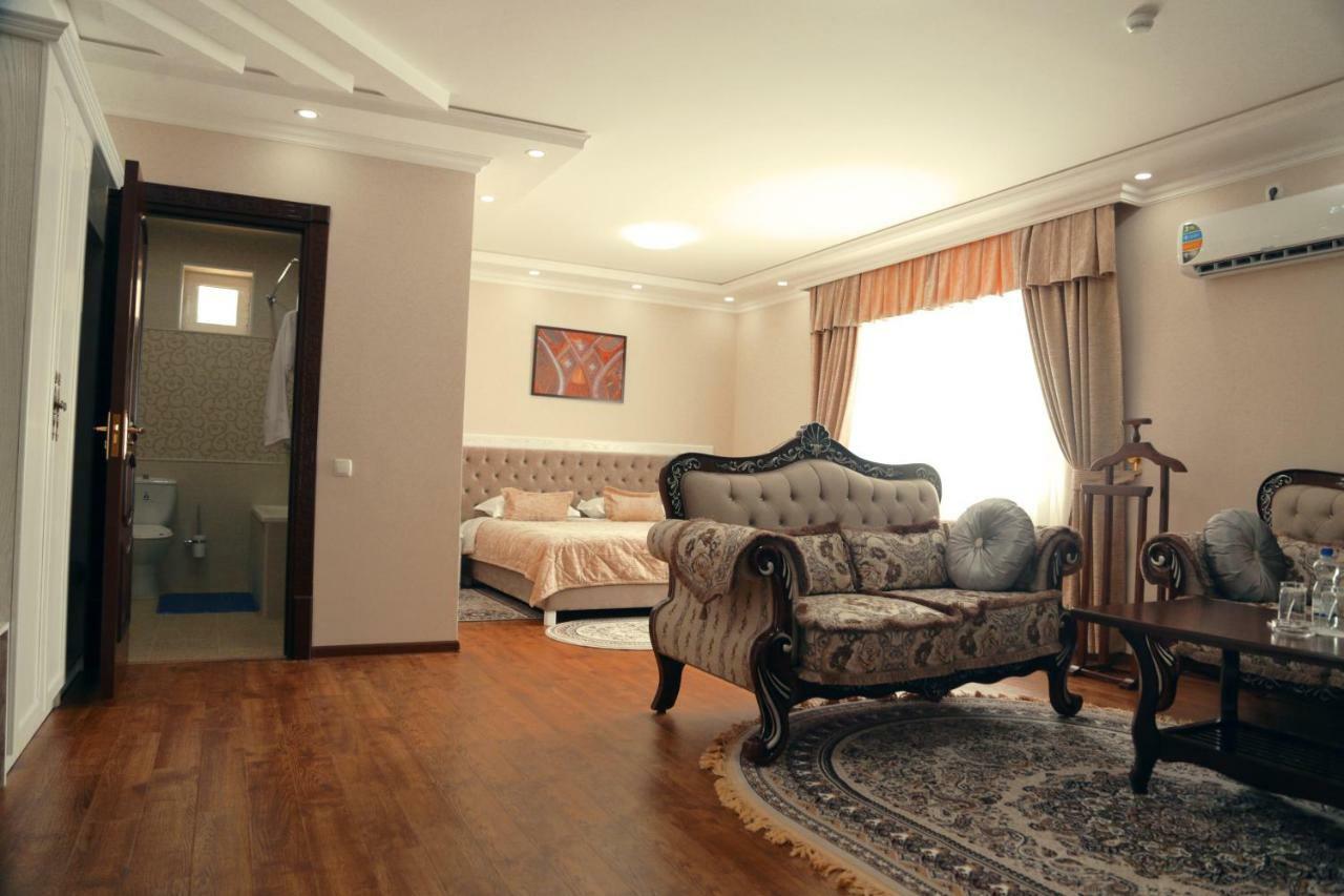 Bravolyuks Hotel Urgench Esterno foto