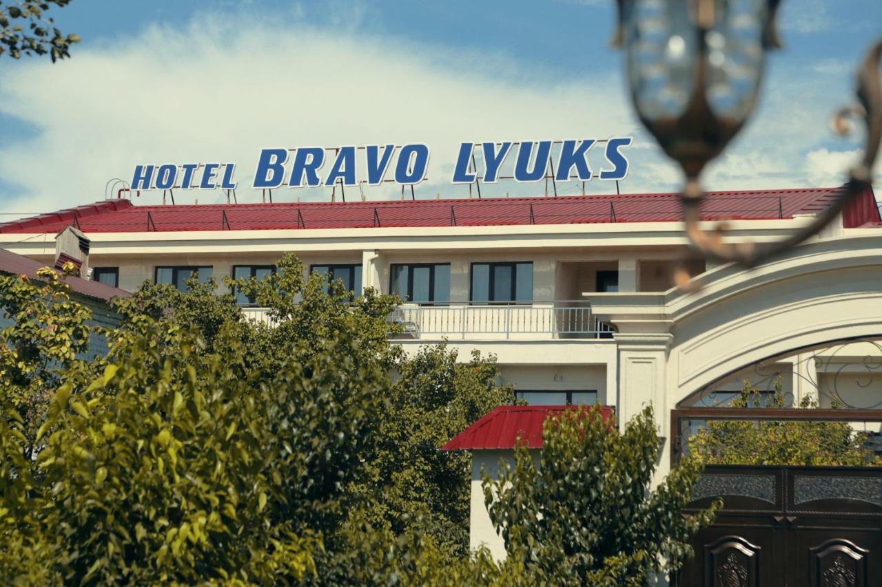 Bravolyuks Hotel Urgench Esterno foto